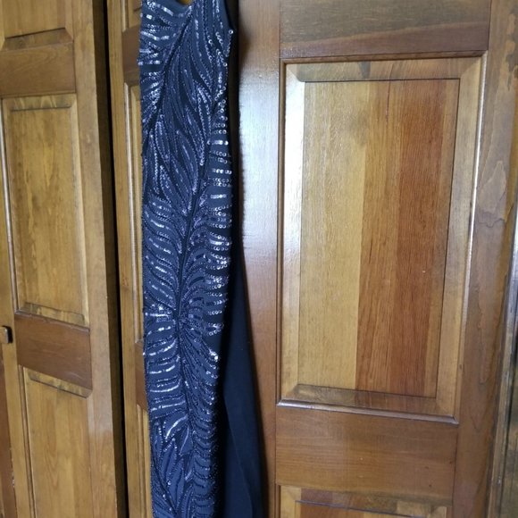 Black, Beaded Full-Length Gown - Picture 4 of 8